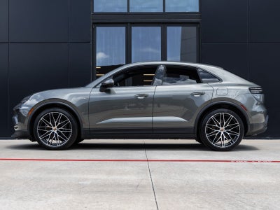 2025 Porsche Macan 4 Electric