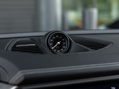 2025 Porsche Macan 4 Electric