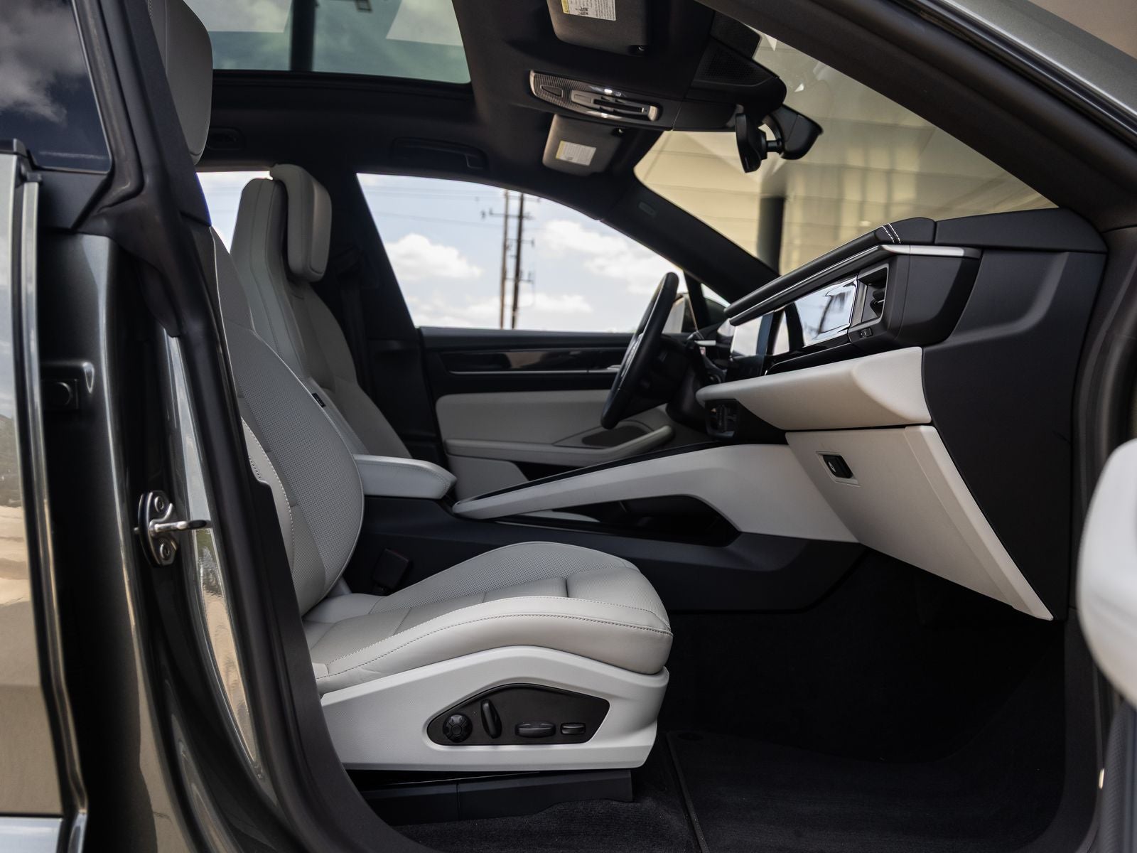 2025 Porsche Macan 4 Electric