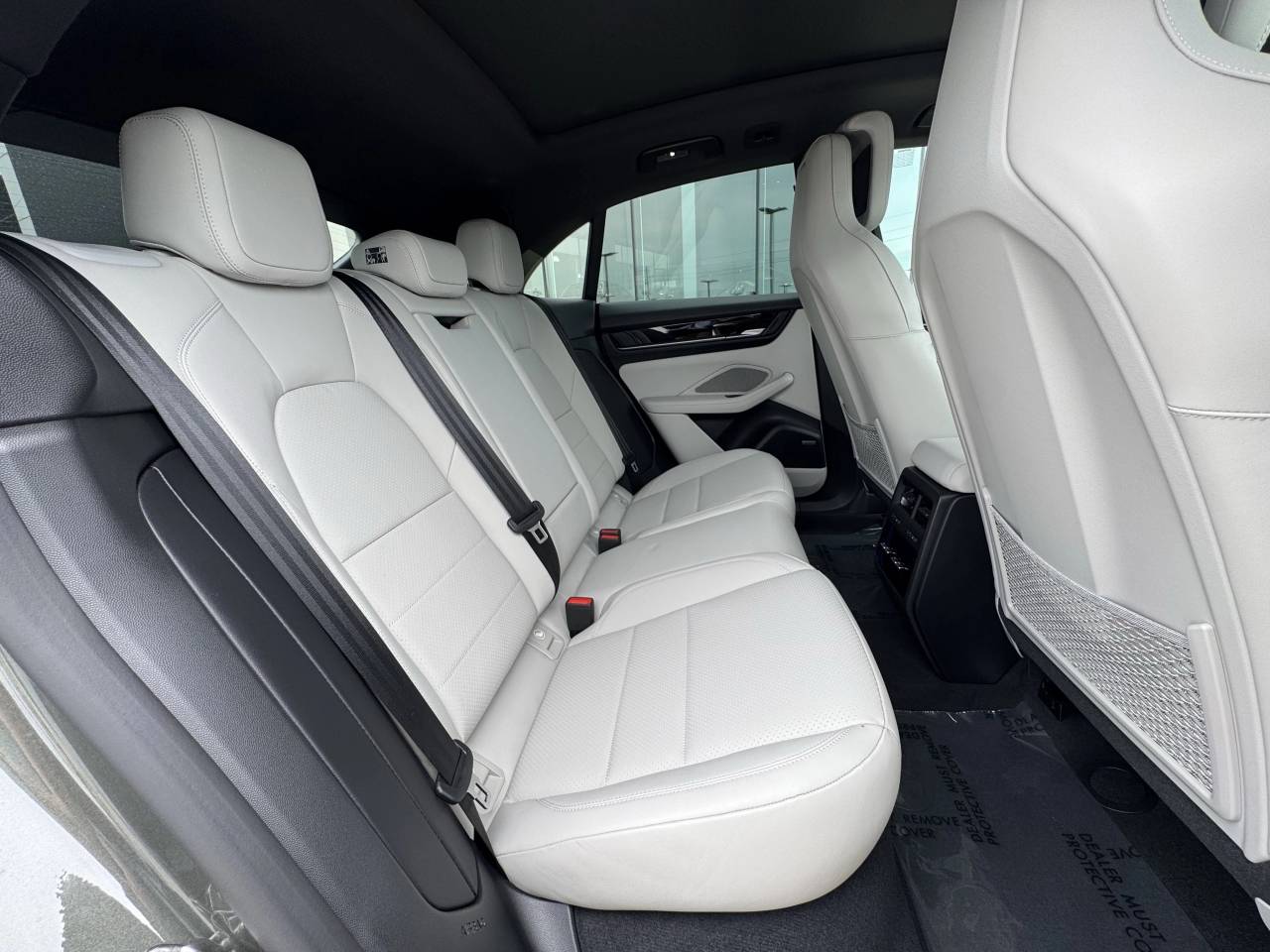 2025 Porsche Macan 4 Electric