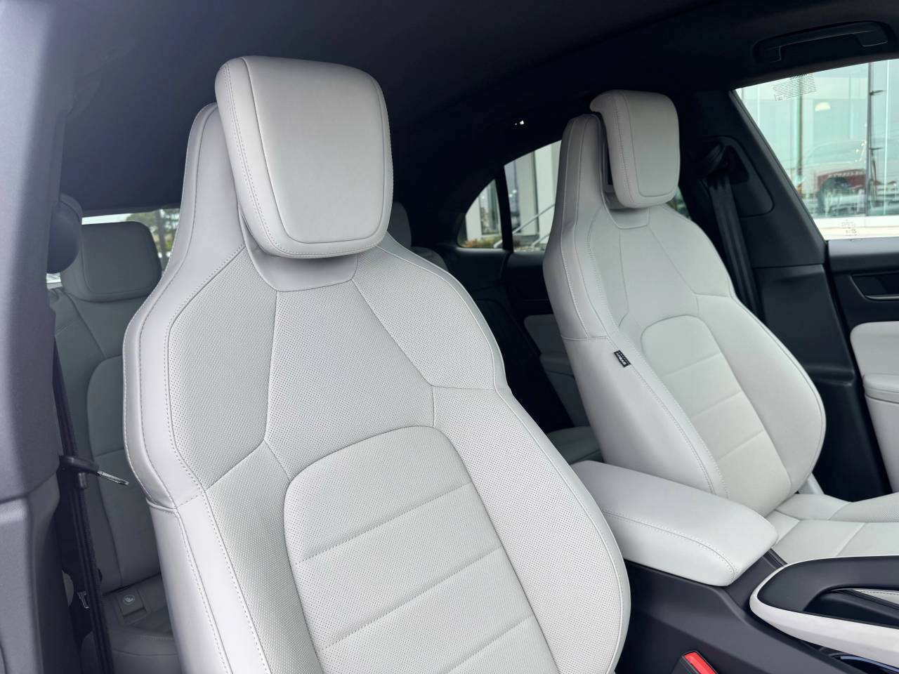 2025 Porsche Macan 4 Electric