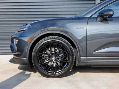 2025 Porsche Macan 4 Electric