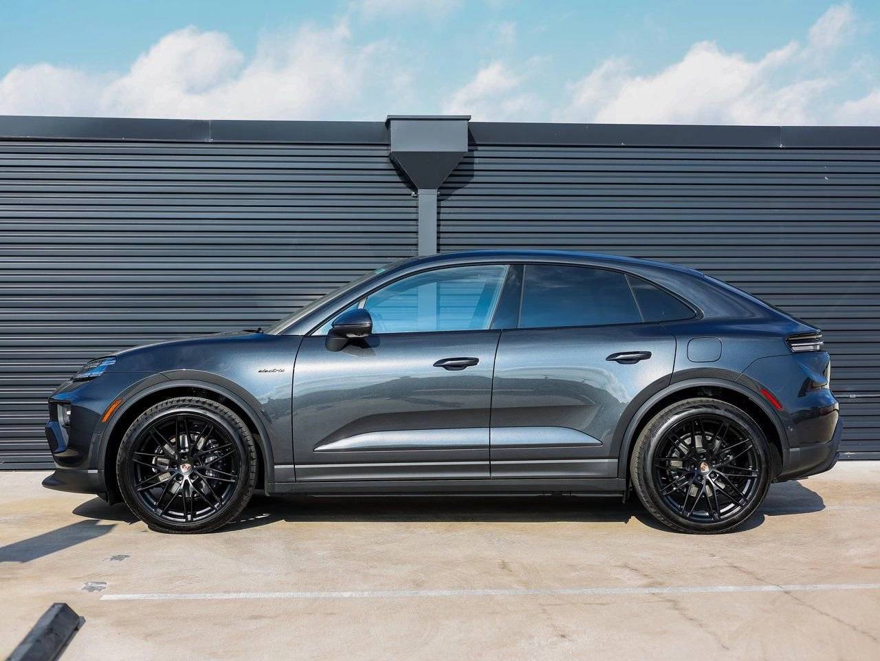 2025 Porsche Macan 4 Electric