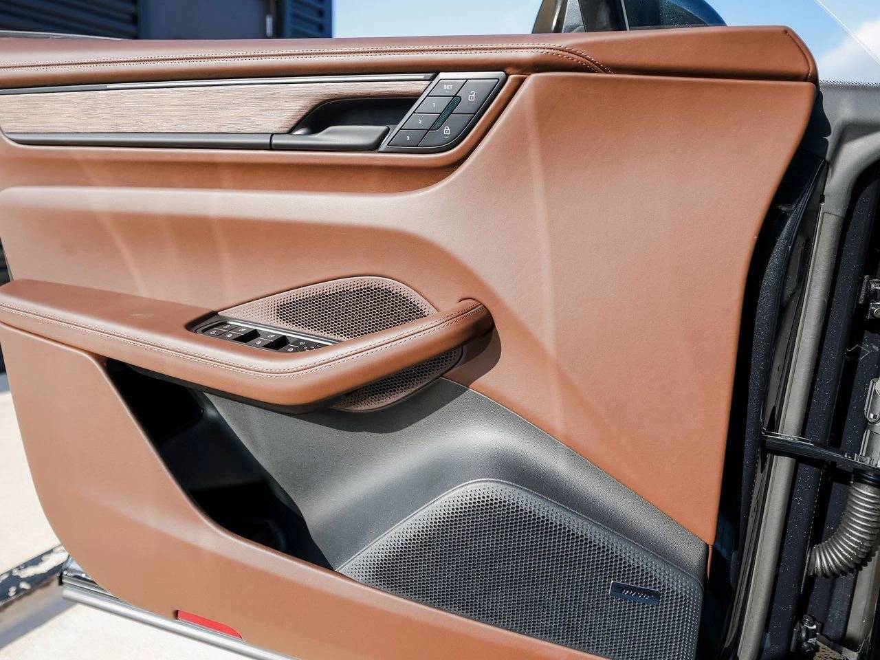 2025 Porsche Macan 4 Electric