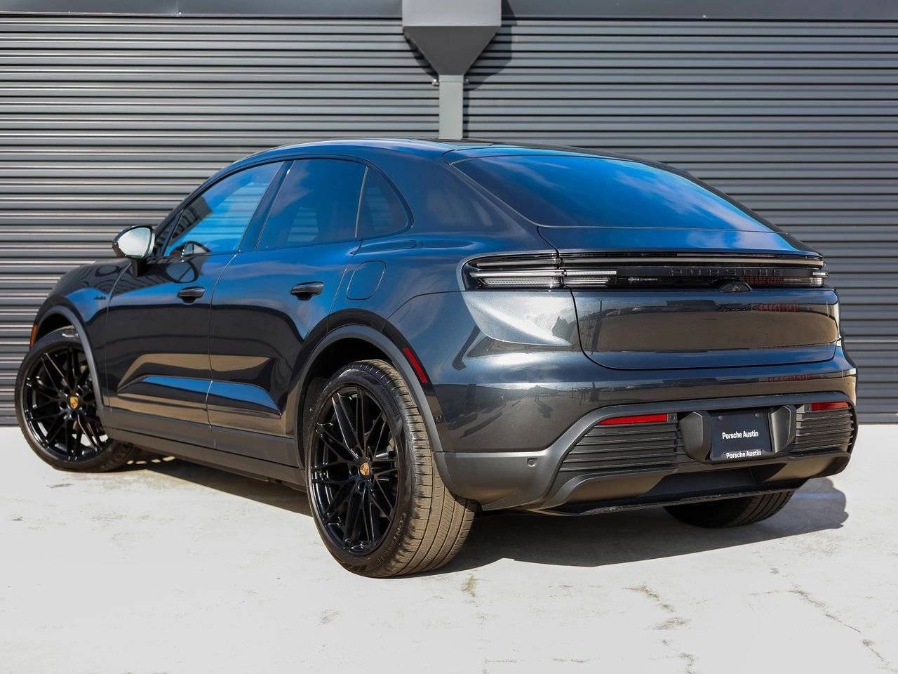 2025 Porsche Macan 4 Electric