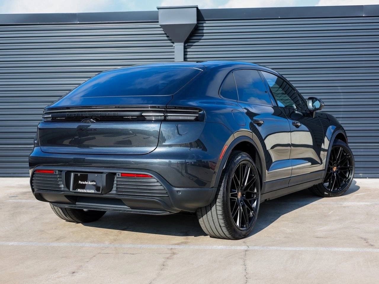 2025 Porsche Macan 4 Electric