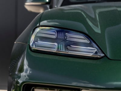 2025 Porsche Macan 4 Electric