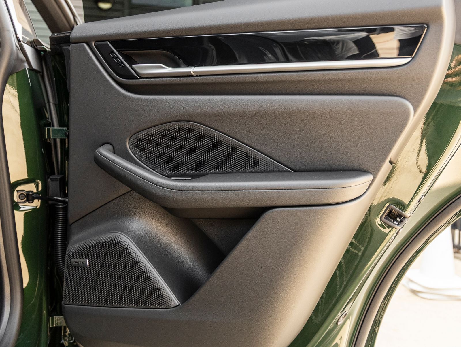 2025 Porsche Macan 4 Electric