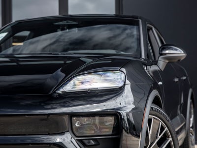 2025 Porsche Macan 4 Electric