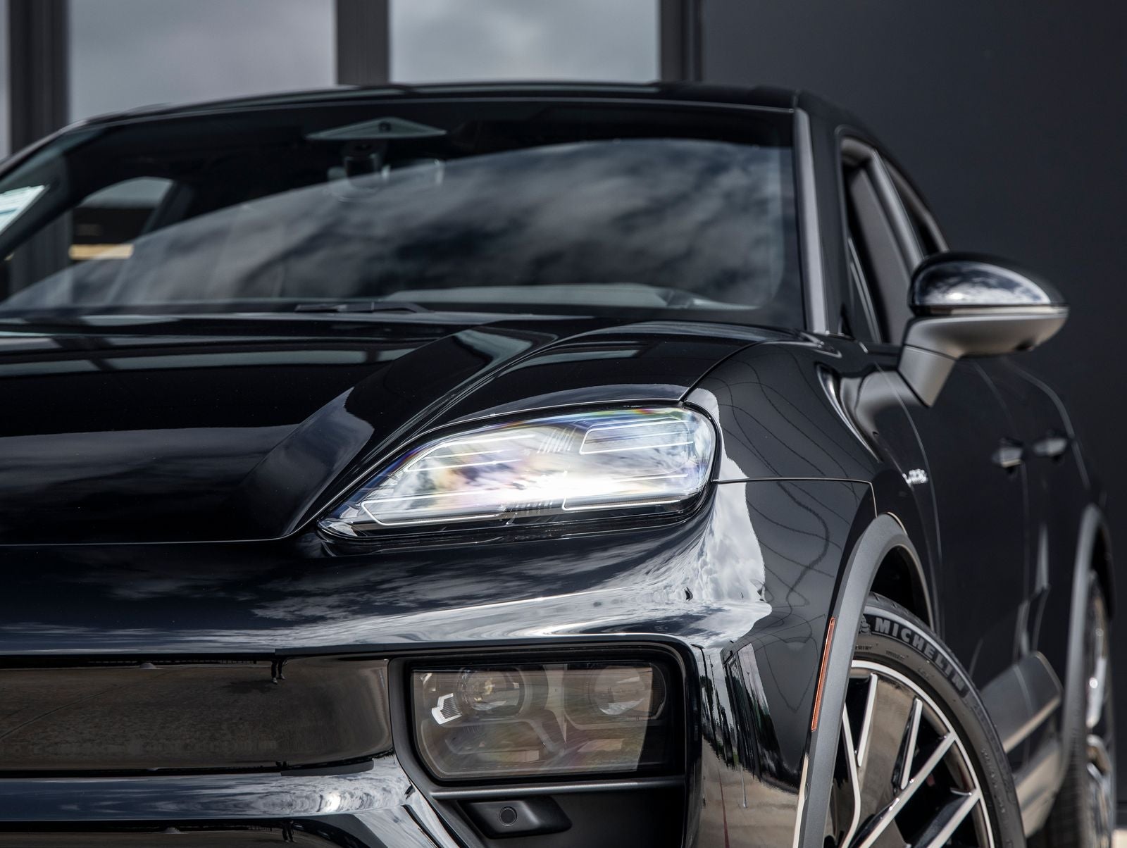 2025 Porsche Macan 4 Electric