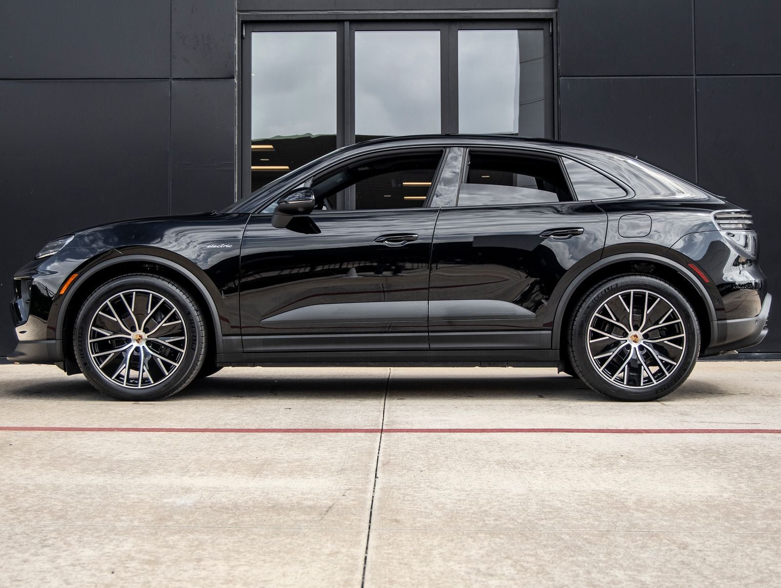 2025 Porsche Macan 4 Electric
