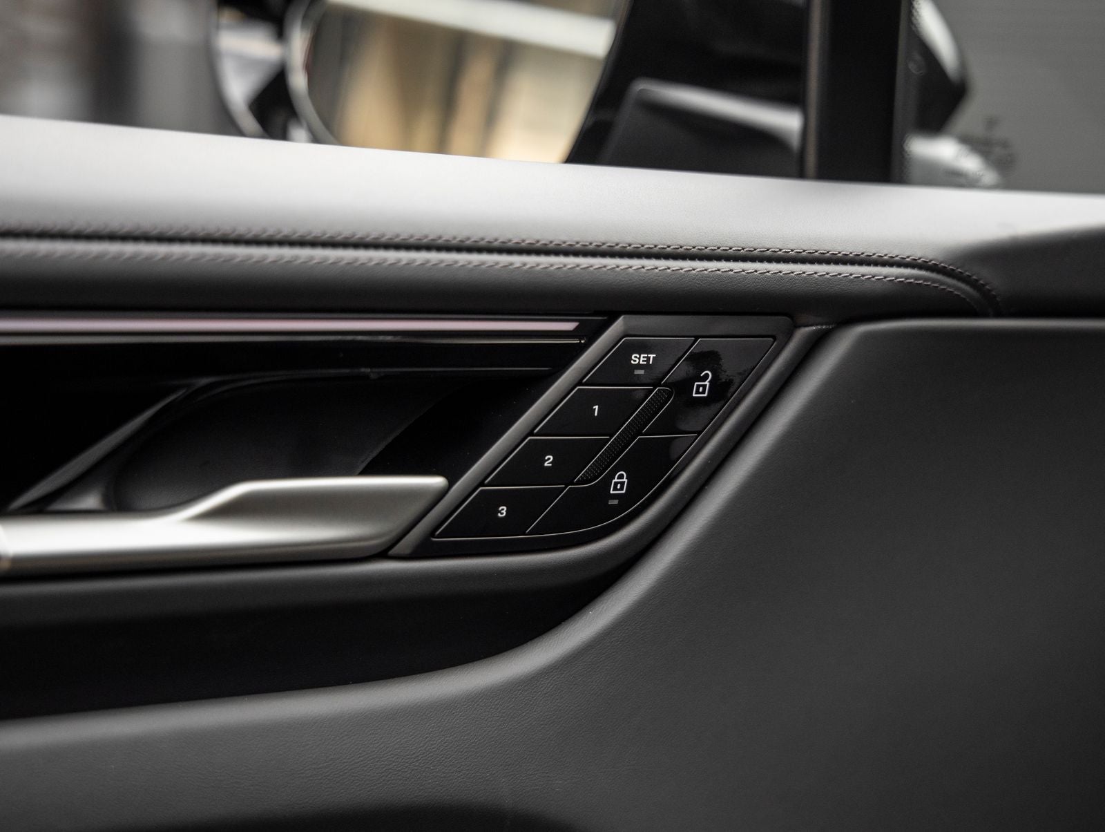 2025 Porsche Macan 4 Electric