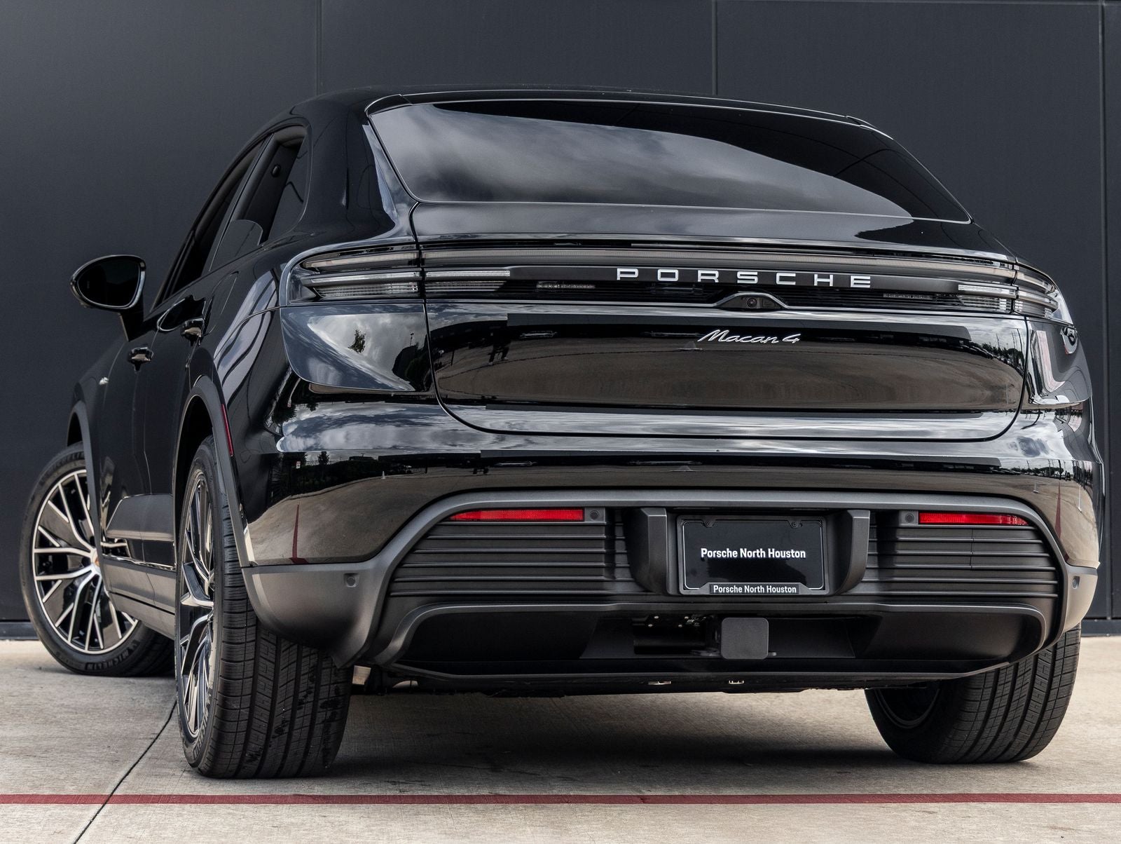 2025 Porsche Macan 4 Electric