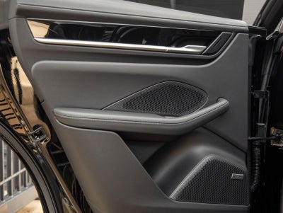 2025 Porsche Macan 4 Electric