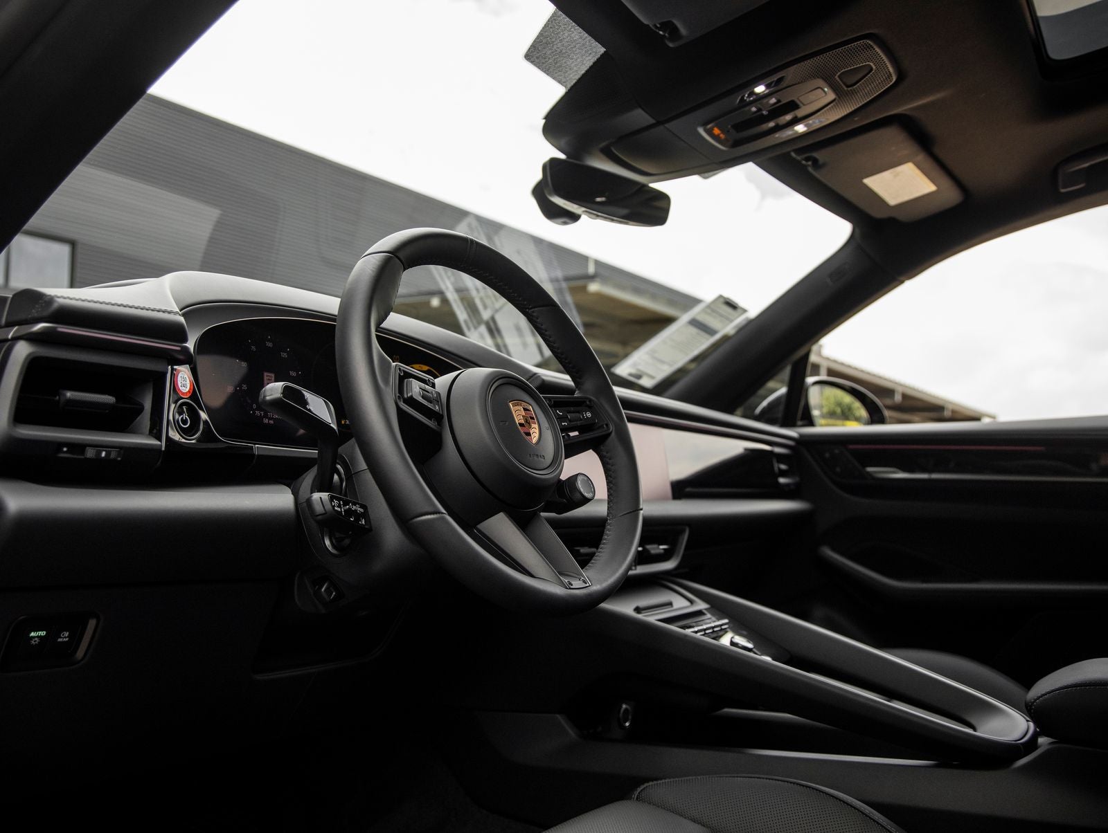 2025 Porsche Macan 4 Electric