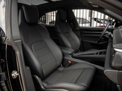 2025 Porsche Macan 4 Electric