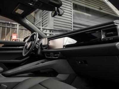 2025 Porsche Macan 4 Electric