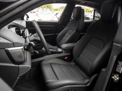 2025 Porsche Macan 4 Electric