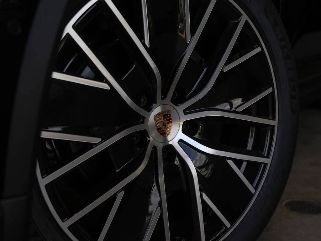 2025 Porsche Macan 4 Electric