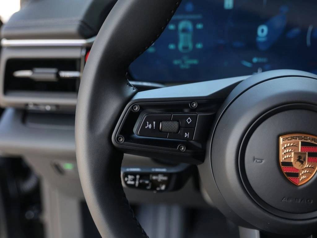 2025 Porsche Macan 4 Electric