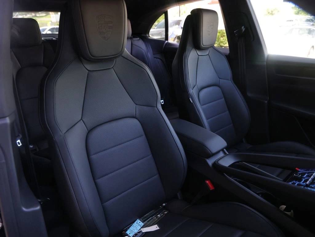 2025 Porsche Macan 4 Electric