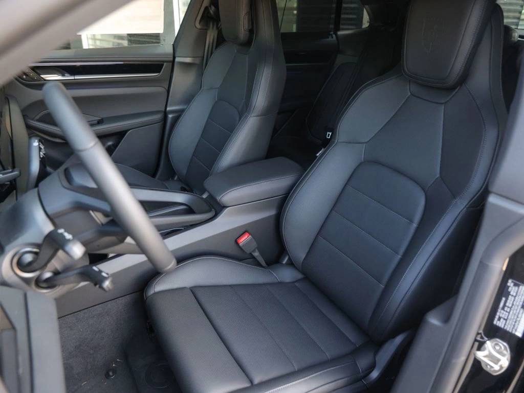 2025 Porsche Macan 4 Electric