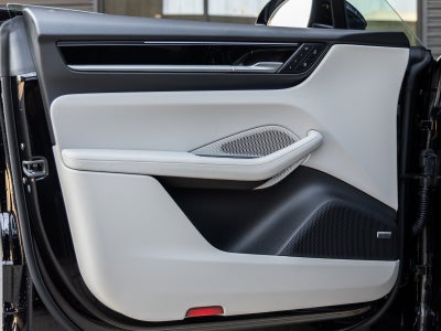 2025 Porsche Macan Electric Macan 4 Electric