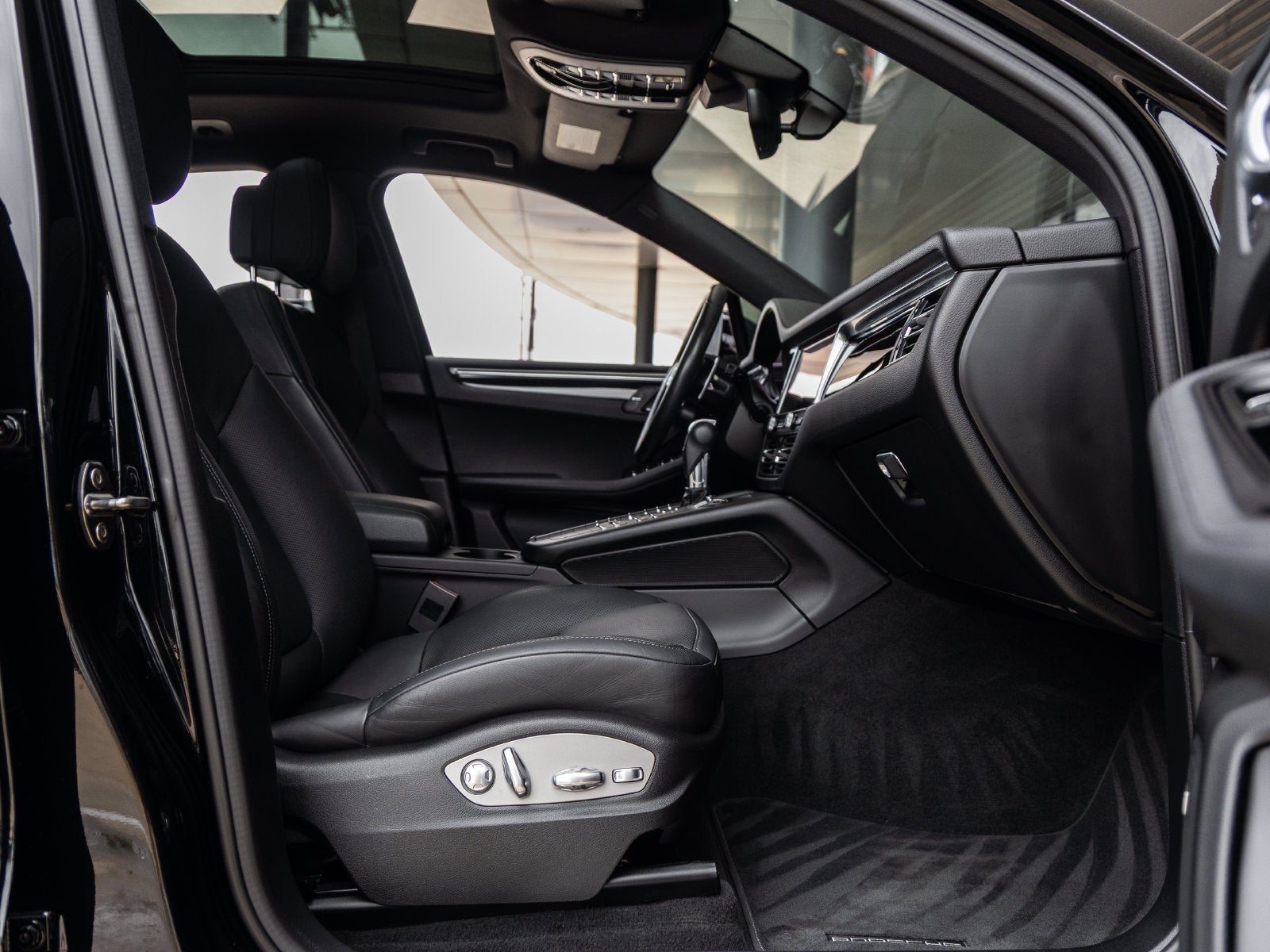 2019 Porsche Macan Macan S
