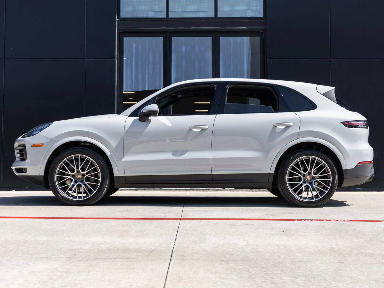 2023 Porsche Cayenne S Platinum Edition