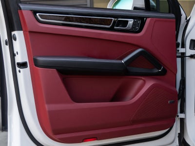 2023 Porsche Cayenne Cayenne S Platinum Edition