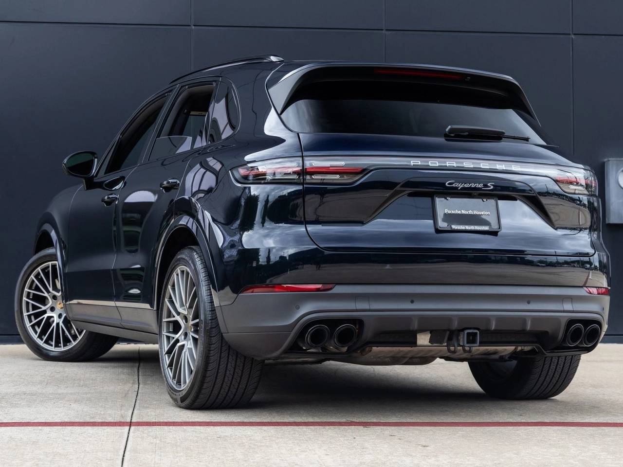 2023 Porsche Cayenne S Platinum Edition