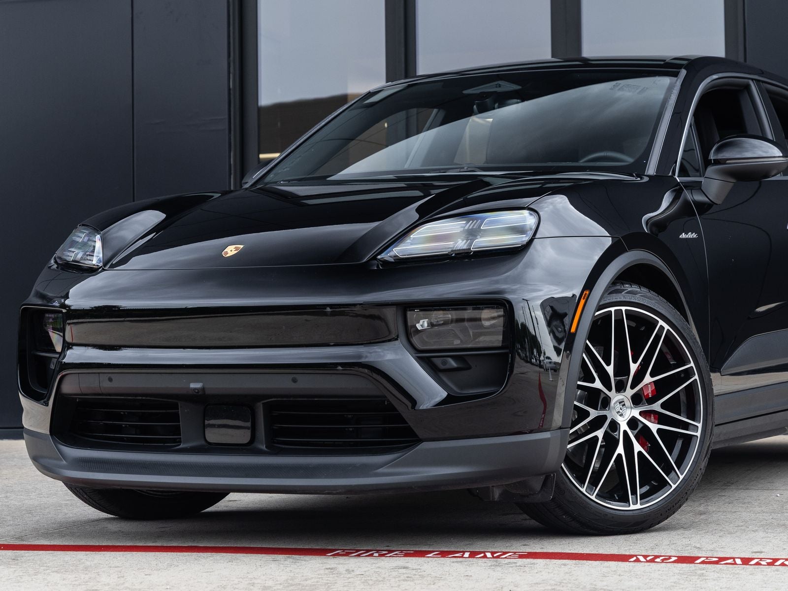2025 Porsche Macan Macan 4S Electric