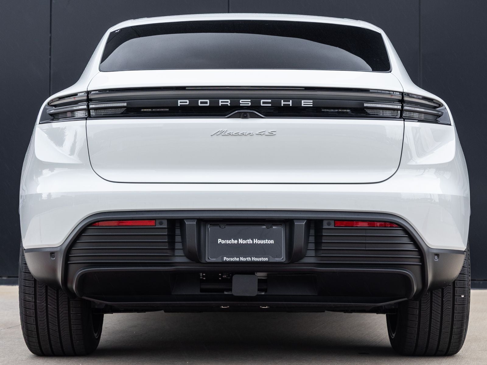 2025 Porsche Macan 4S Electric