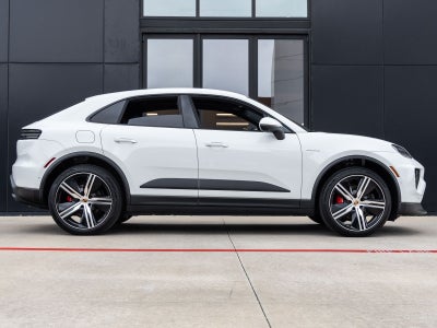 2025 Porsche Macan 4S Electric