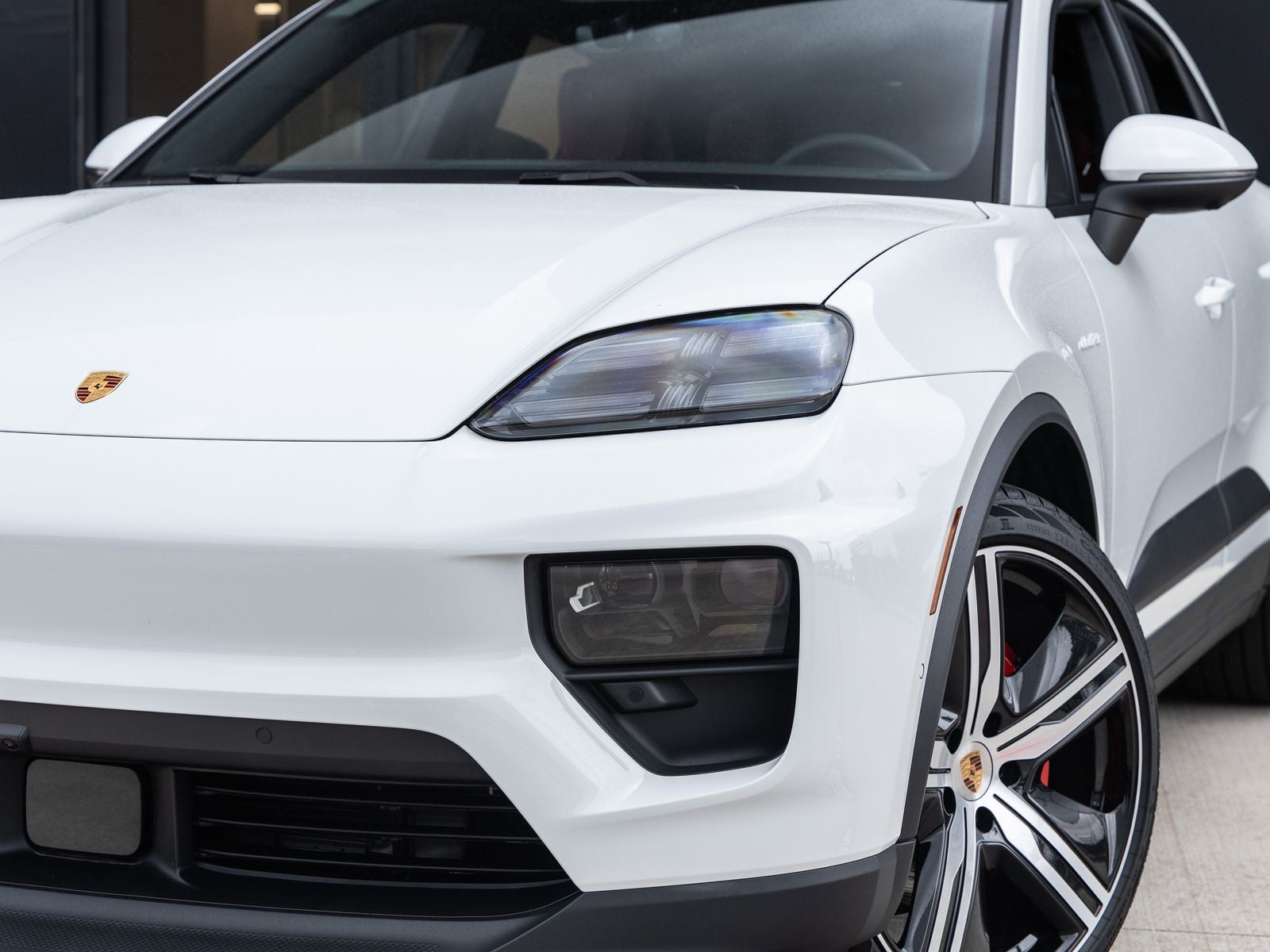 2025 Porsche Macan 4S Electric