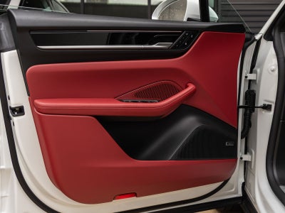 2025 Porsche Macan 4S Electric