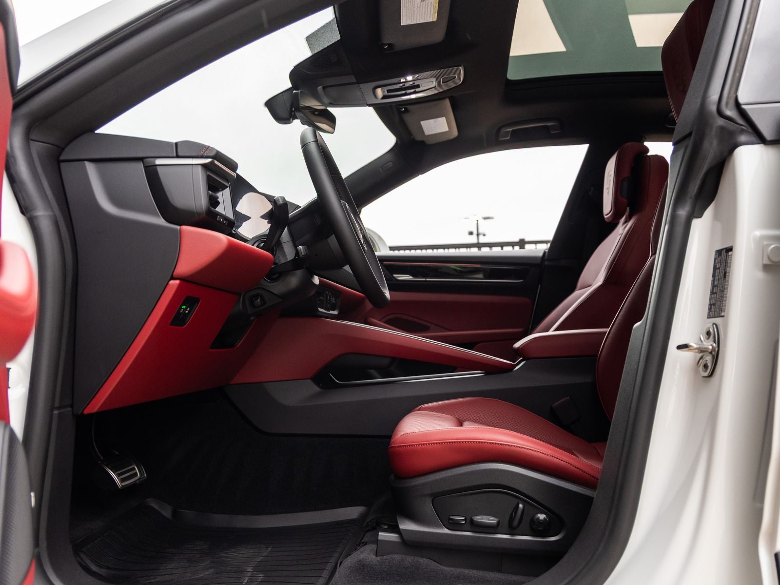 2025 Porsche Macan 4S Electric