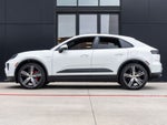 2025 Porsche Macan 4S Electric