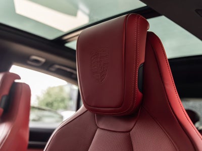 2025 Porsche Macan 4S Electric