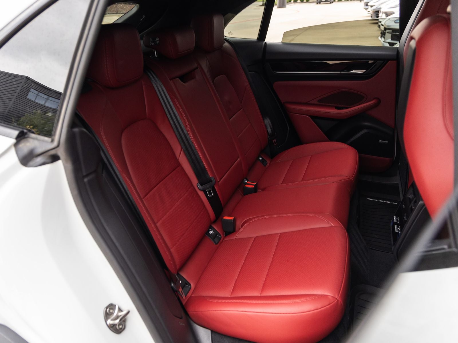 2025 Porsche Macan 4S Electric
