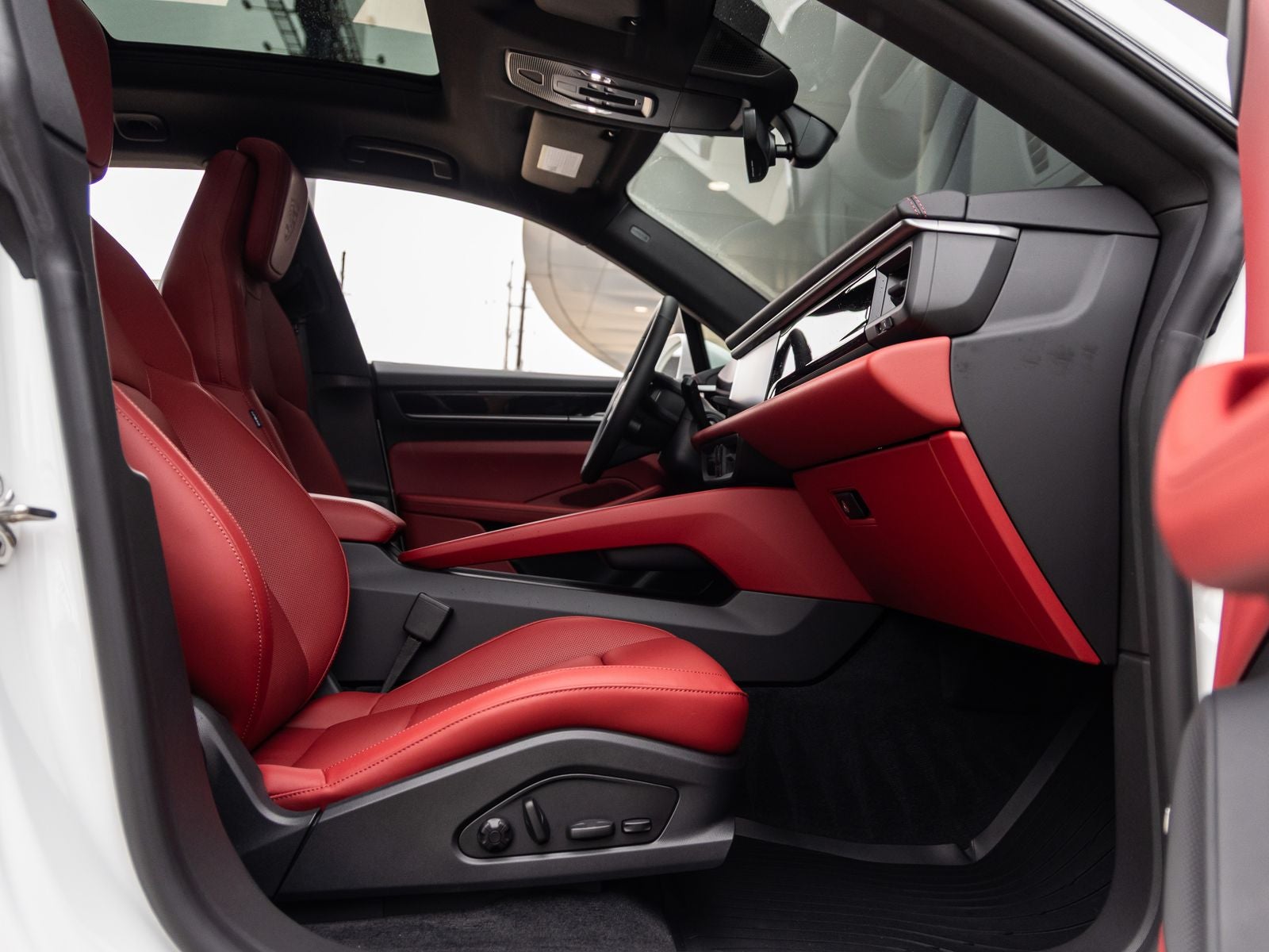 2025 Porsche Macan 4S Electric
