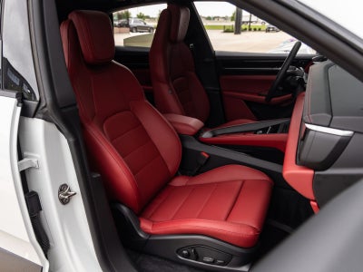 2025 Porsche Macan 4S Electric