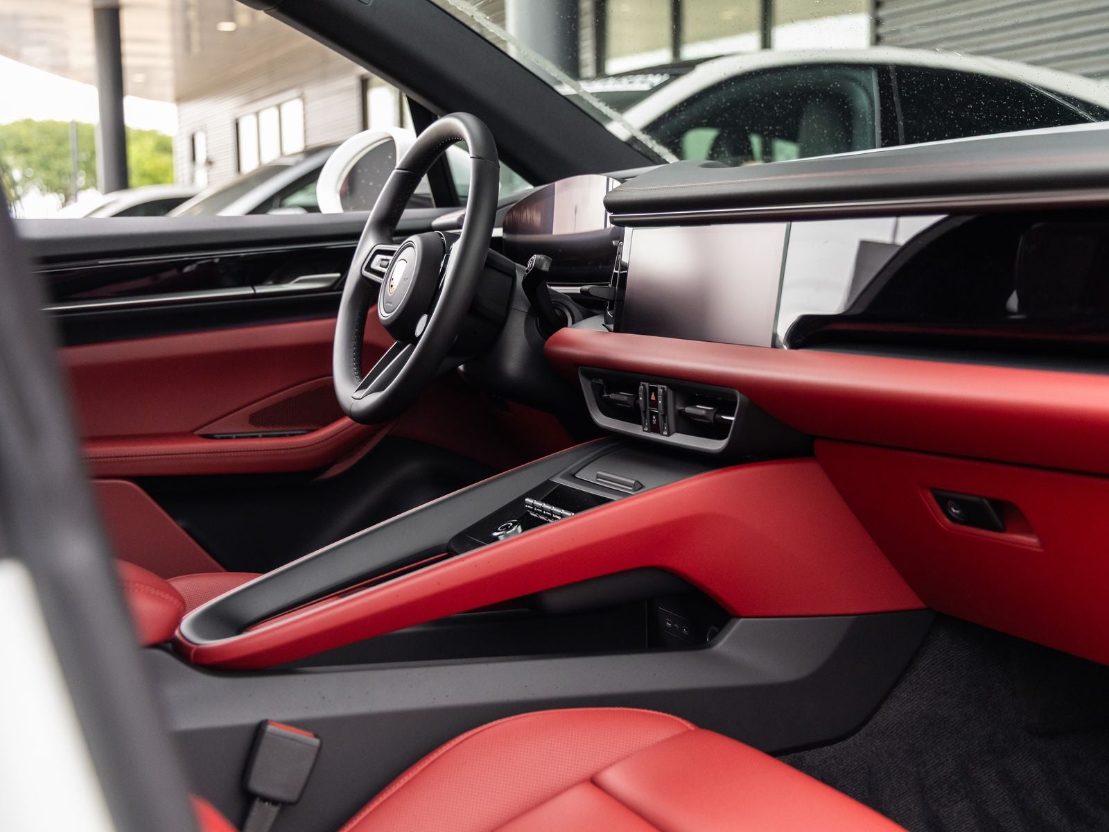 2025 Porsche Macan 4S Electric