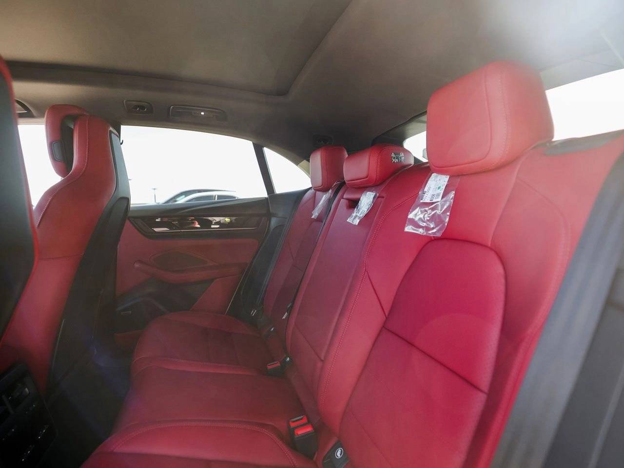 2025 Porsche Macan 4S Electric