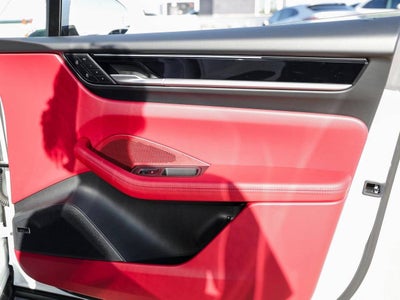 2025 Porsche Macan 4S Electric