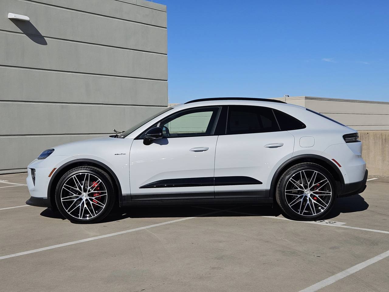 2025 Porsche Macan Electric Macan 4S Electric