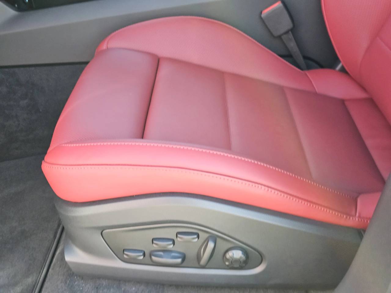 2025 Porsche Macan Electric Macan 4S Electric