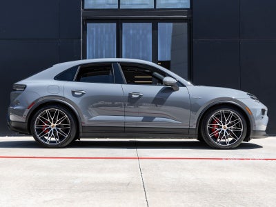 2025 Porsche Macan 4S Electric