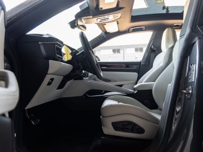2025 Porsche Macan 4S Electric