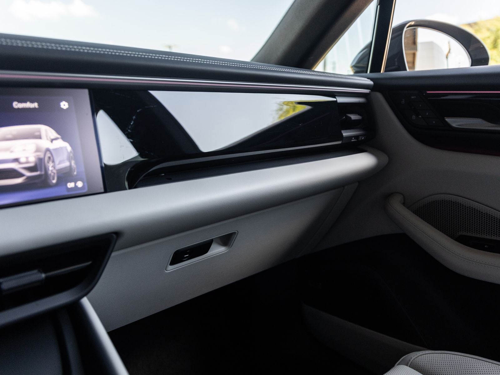 2025 Porsche Macan 4S Electric
